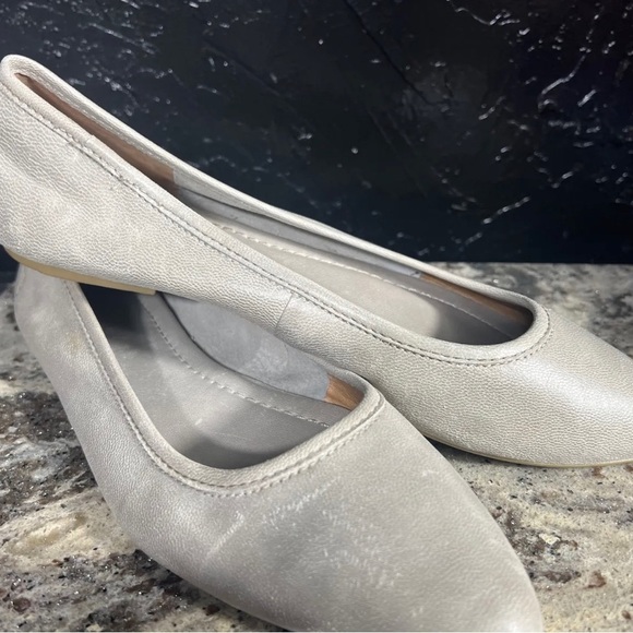 Frye Regina Ballet Flats Ash Gray Tan Women's Size 8.5 EUC leather - Picture 3 of 11